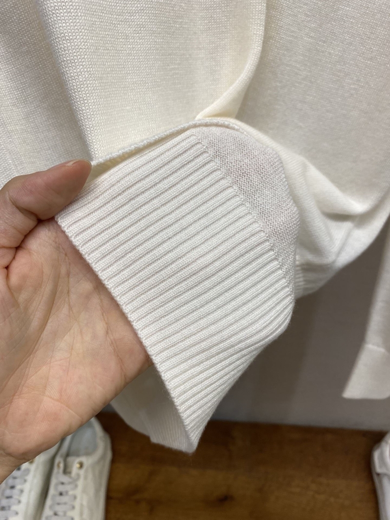 Pra*a sweater